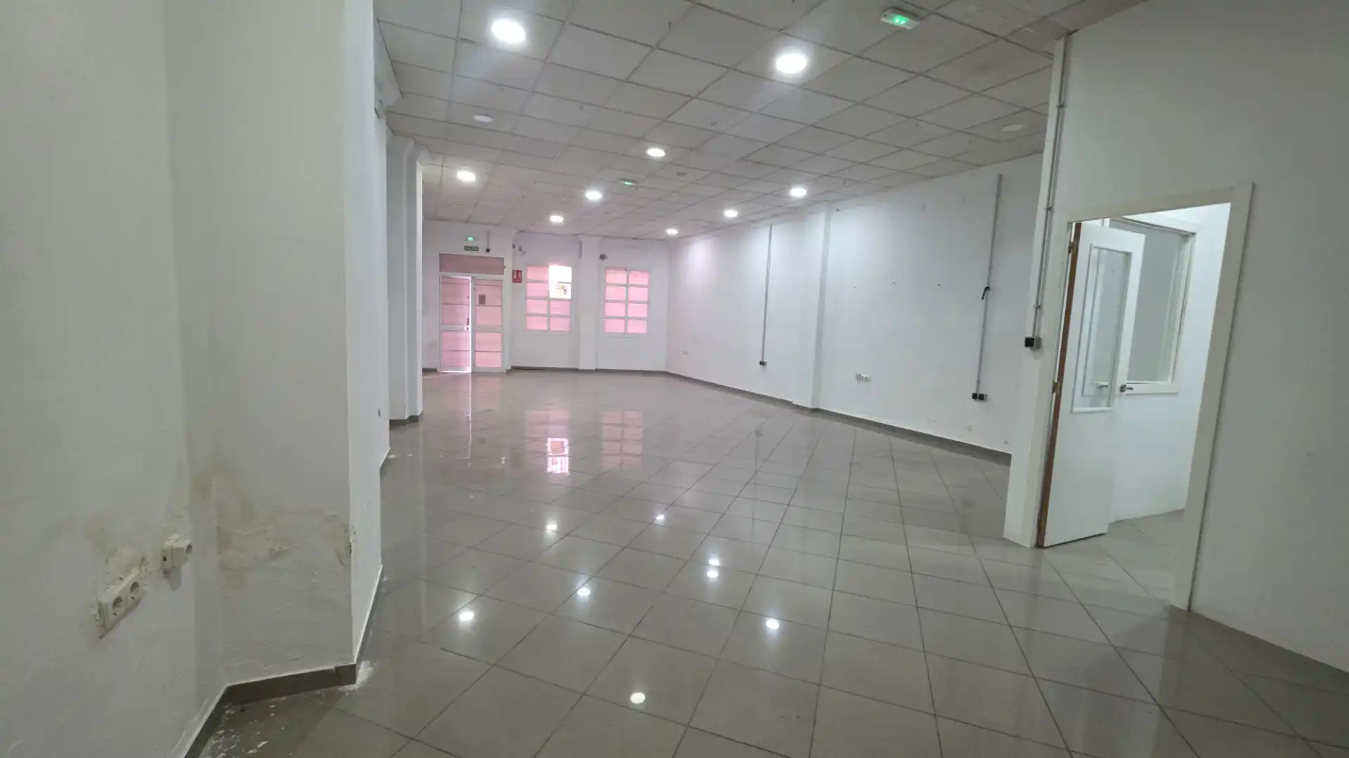 Local comercial en venda a Ubrique, imagen 2