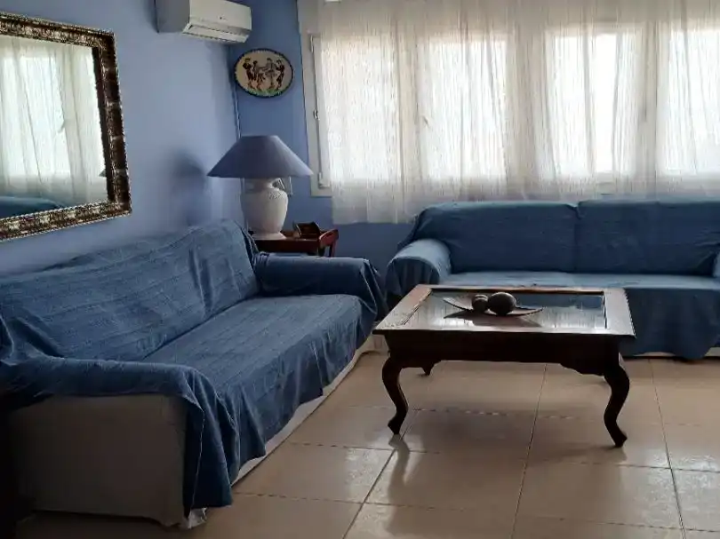 Sala d'estar de Pis de lloguer en El Vendrell amb Aire condicionat, Moblat i Balcó