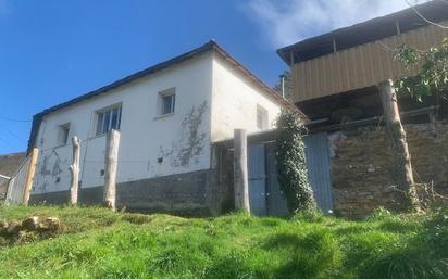 Vista exterior de Finca rústica en venda en Villayón amb Terrassa i Traster