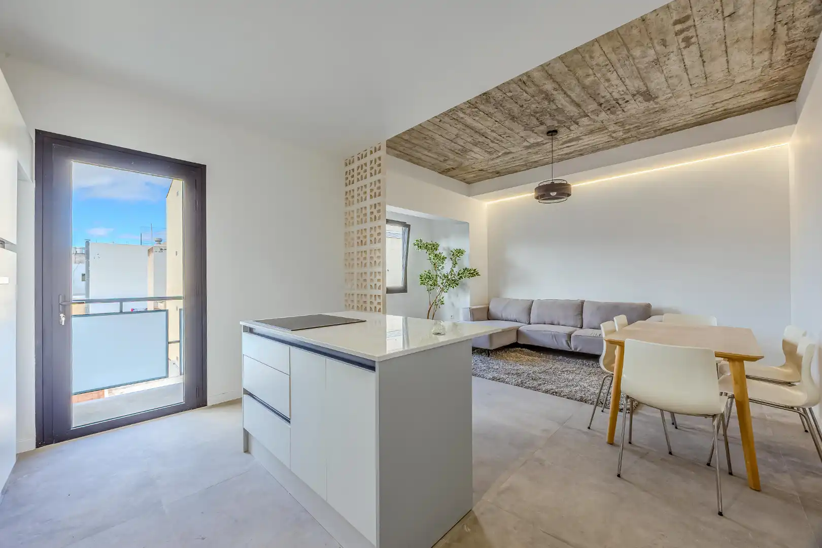 Kitchen of Flat for sale in Las Palmas de Gran Canaria  with Terrace, Furnished and Balcony