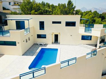 Villa avec balcon à vendre à Mascarat