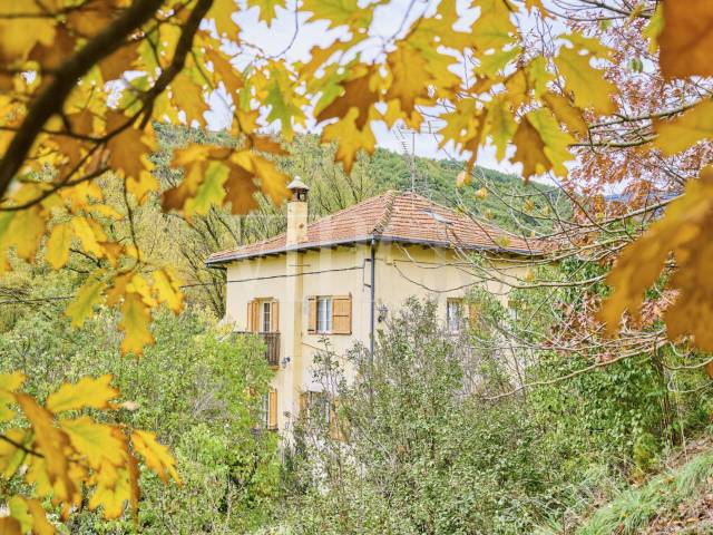 Casa-chalet en Venta en El Pont de Bar