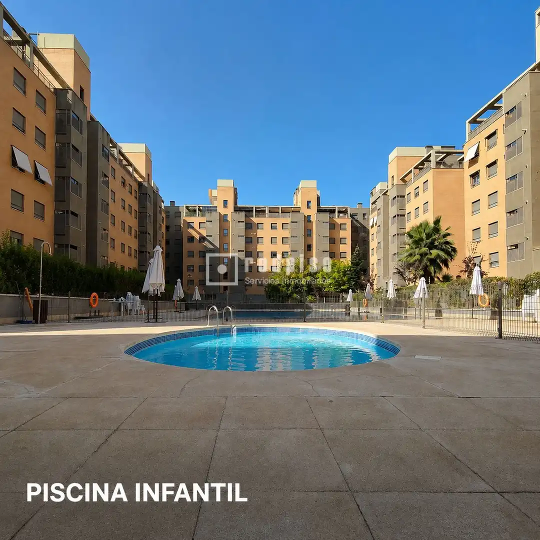 Vista exterior de Pis de lloguer en Madrid amb Aire condicionat, Calefacció i Jardí privat