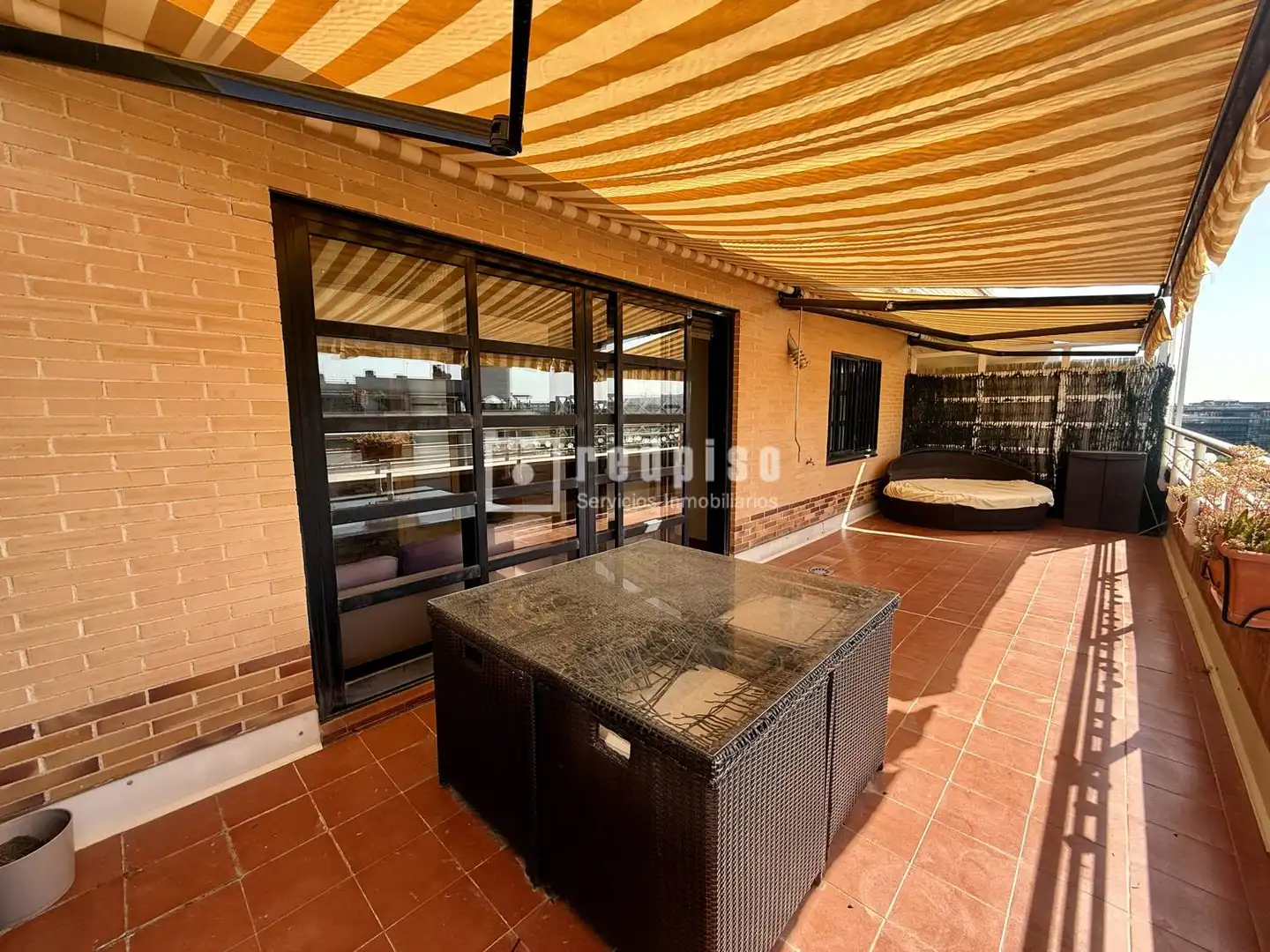 Terraza de Ático de alquiler en Madrid con Aire acondicionado, Calefacción y Jardín privado