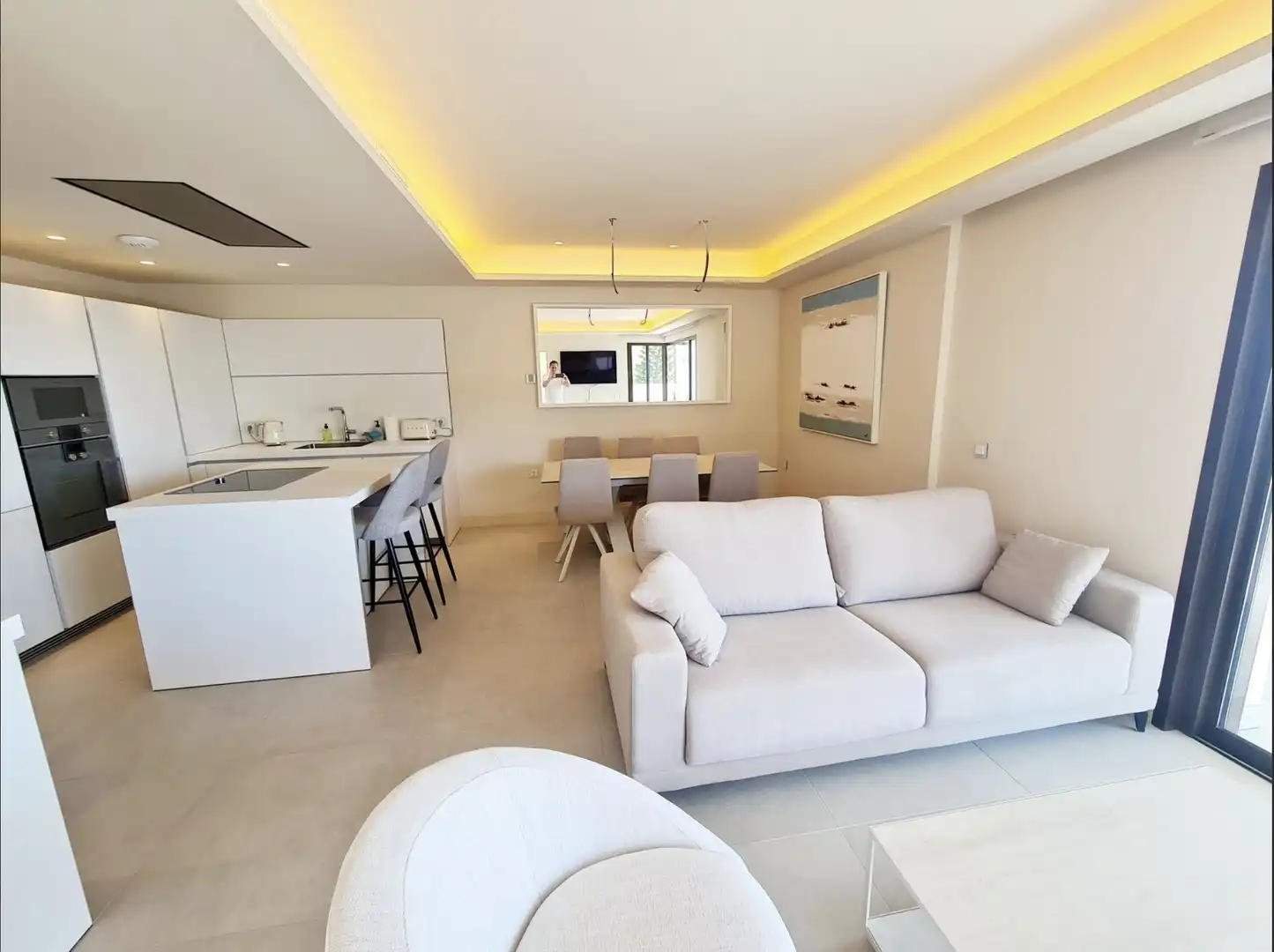 Sala de estar de Apartamento de alquiler en Estepona con Aire acondicionado, Terraza y Amueblado