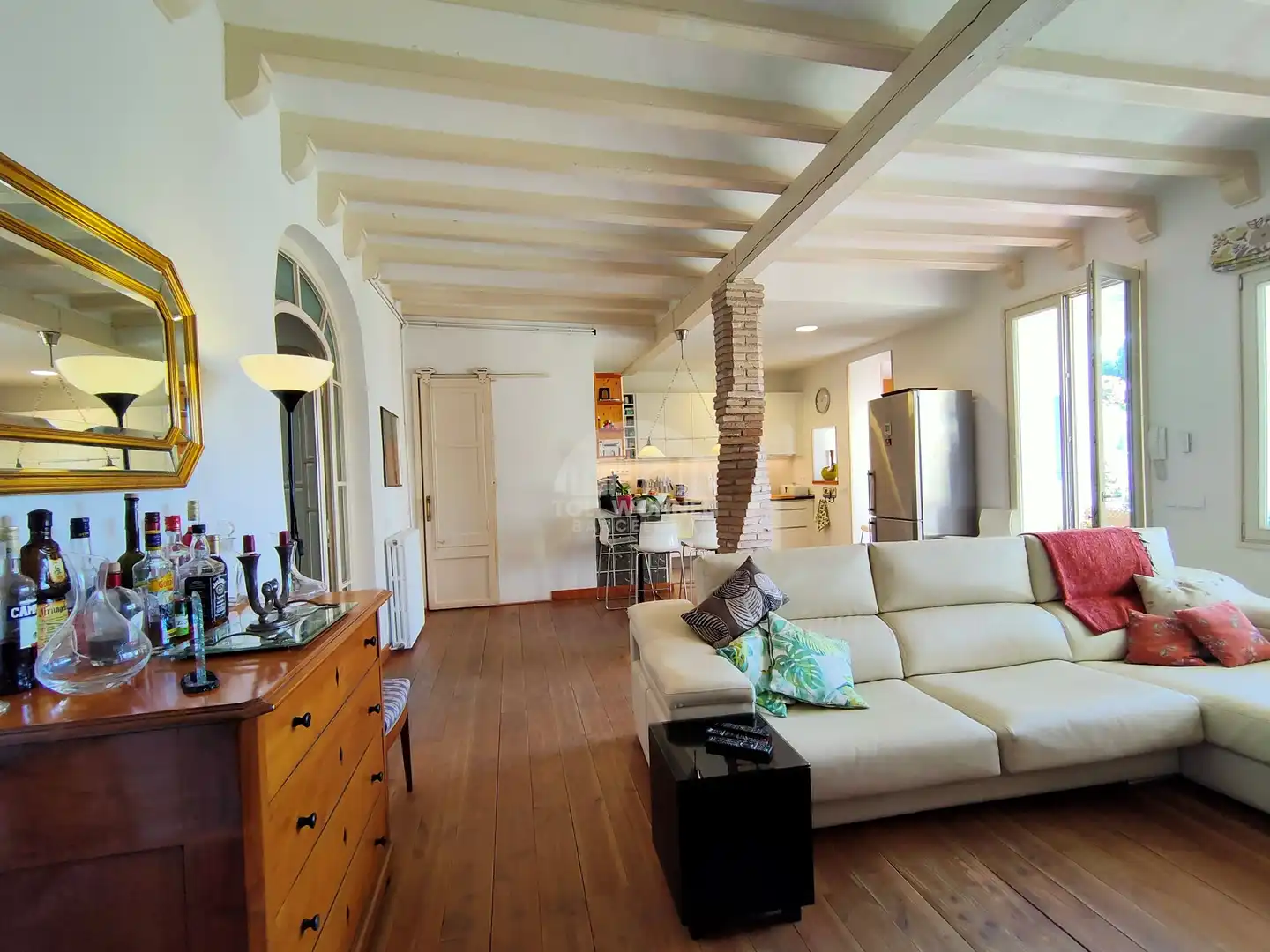 Wohnzimmer von Einfamilien-Reihenhaus zum Verkauf in Gelida mit Klimaanlage, Heizung und Terrasse
