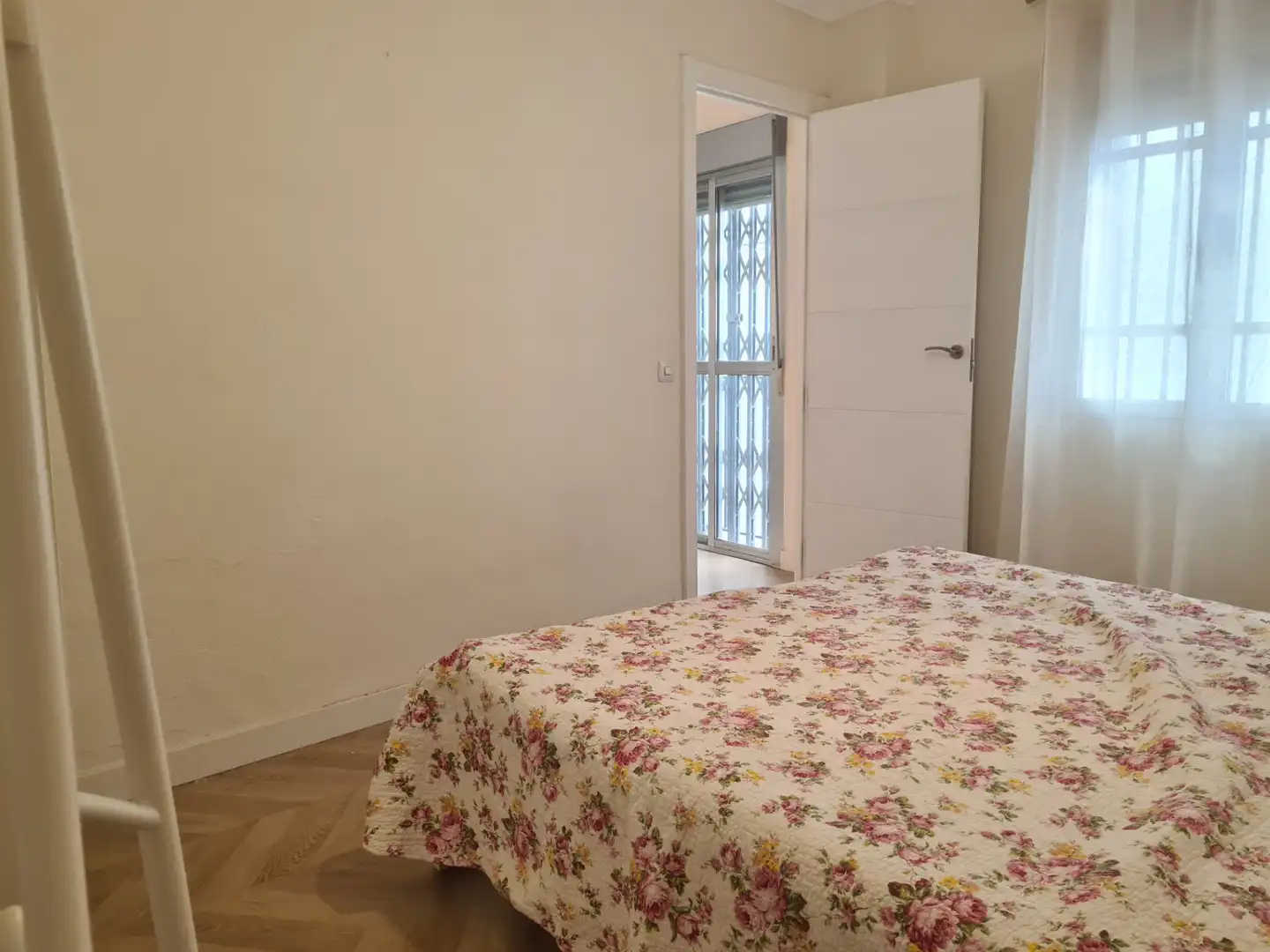Bedroom of Flat for sale in Sevilla  with Air Conditioner, Storage room and Balcony