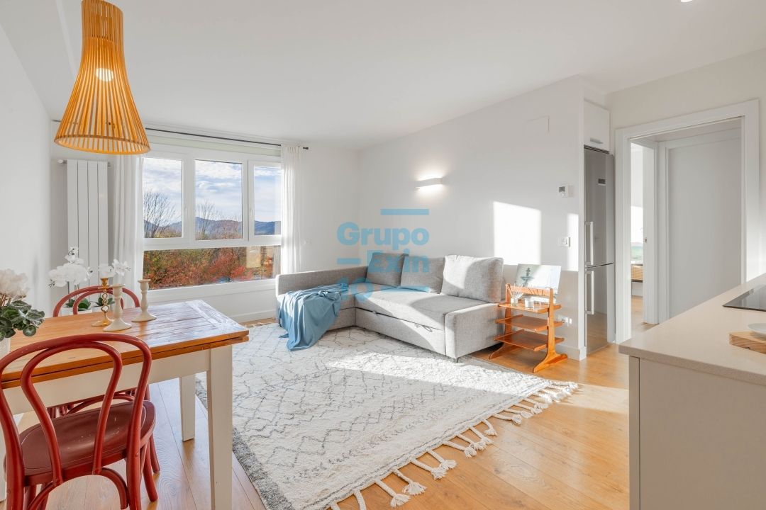 Bedroom of Flat for sale in Donostia - San Sebastián   with Heating, Parquet flooring and Furnished