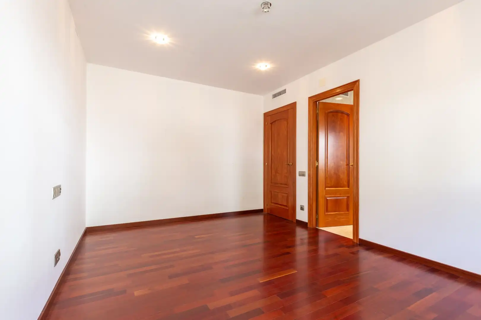 Casa o chalet en venta en Vallirana con Calefacción, Terraza y Balcón