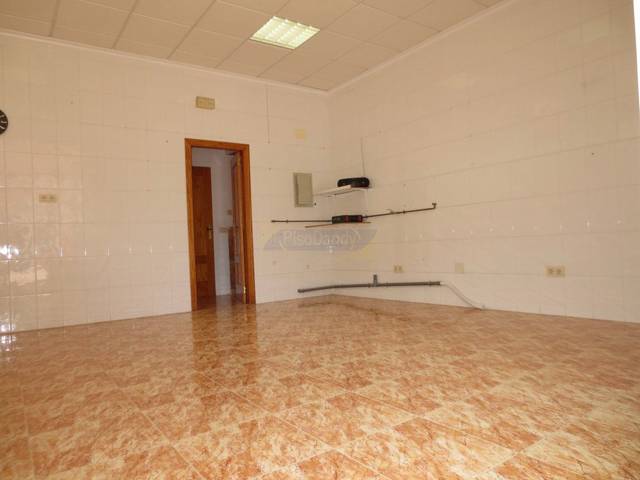 Local comercial en Alquiler en JOAQUIN OLMEDO en Algezares