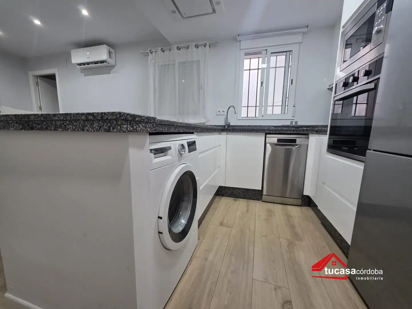 Kitchen of Flat for rent in Córdoba  with Air Conditioner and Furnished