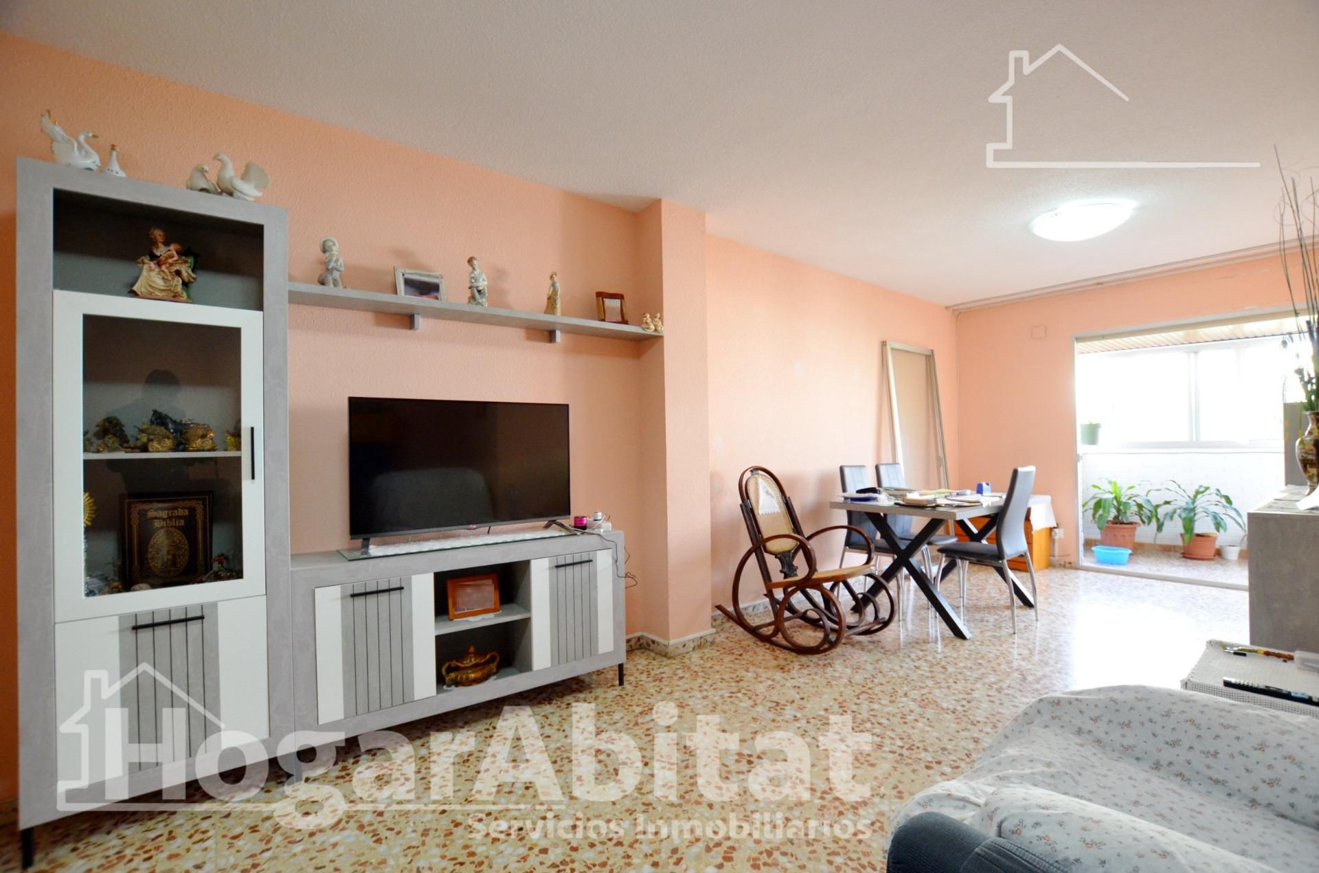 Living room of Flat for sale in Tavernes de la Valldigna  with Terrace and Balcony