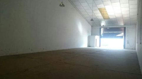Foto 2 von Fabrikhallen zum Verkauf in El Plantinar – Avda. La Paz - El Juncal, Sevilla Capital