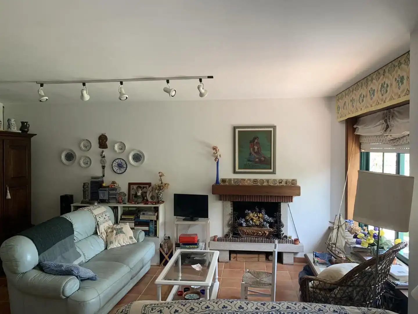 Sala d'estar de Casa o xalet en venda en O Grove   amb Jardí privat, Parquet i Traster