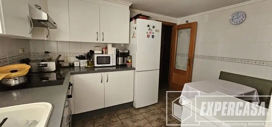 Kitchen of Flat for sale in Alaquàs  with Air Conditioner