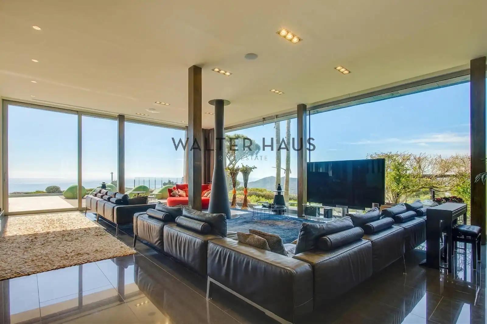 Sala de estar de Casa o chalet en venta en Castell d'Aro, Platja d'Aro i s'Agaró con Aire acondicionado, Calefacción y Jardín privado