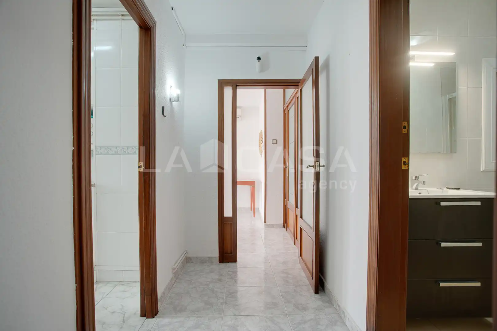 Flat for sale in L'Hospitalet de Llobregat  with Heating and Balcony