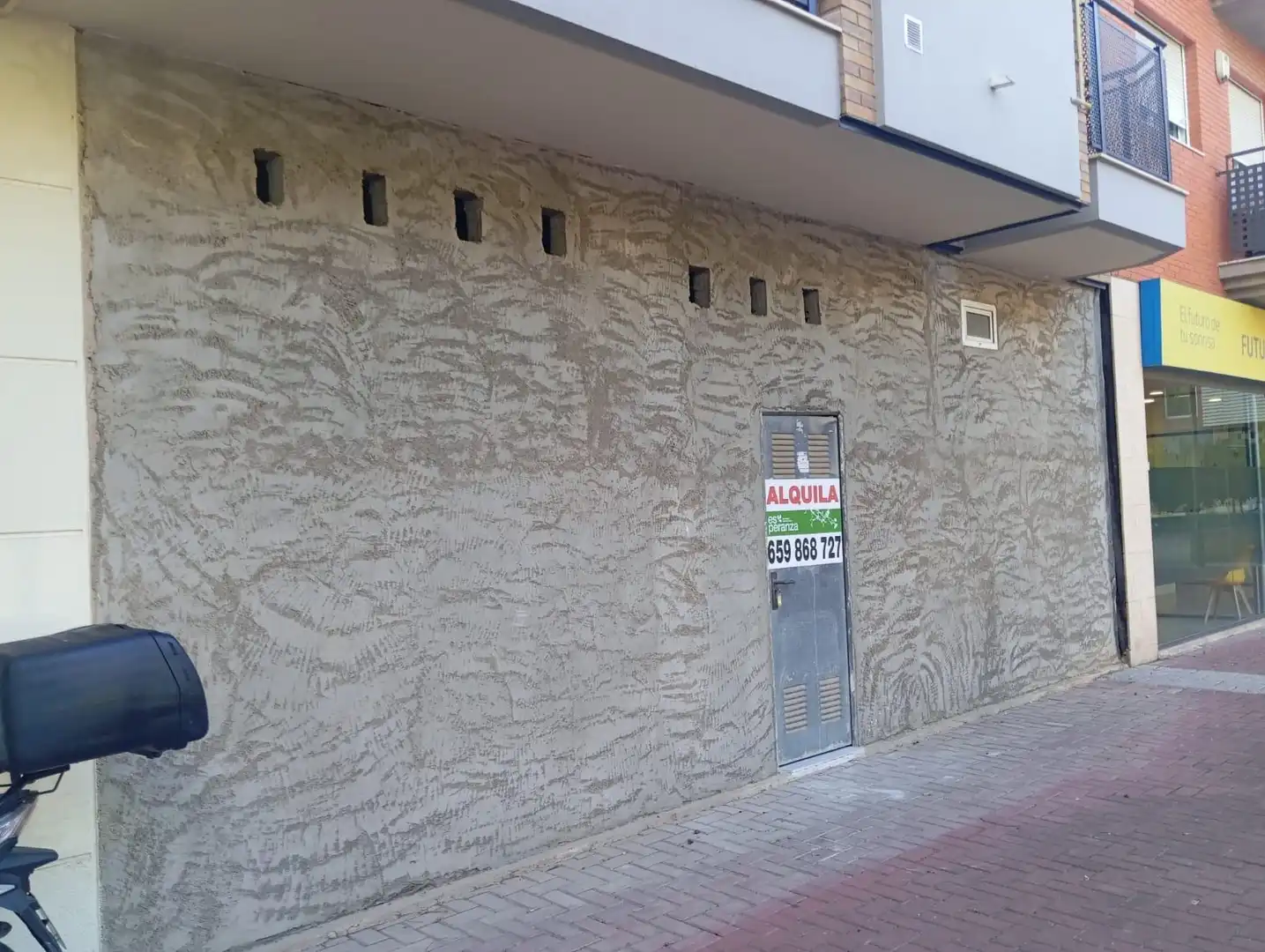 Vista exterior de Local de alquiler en Murcia