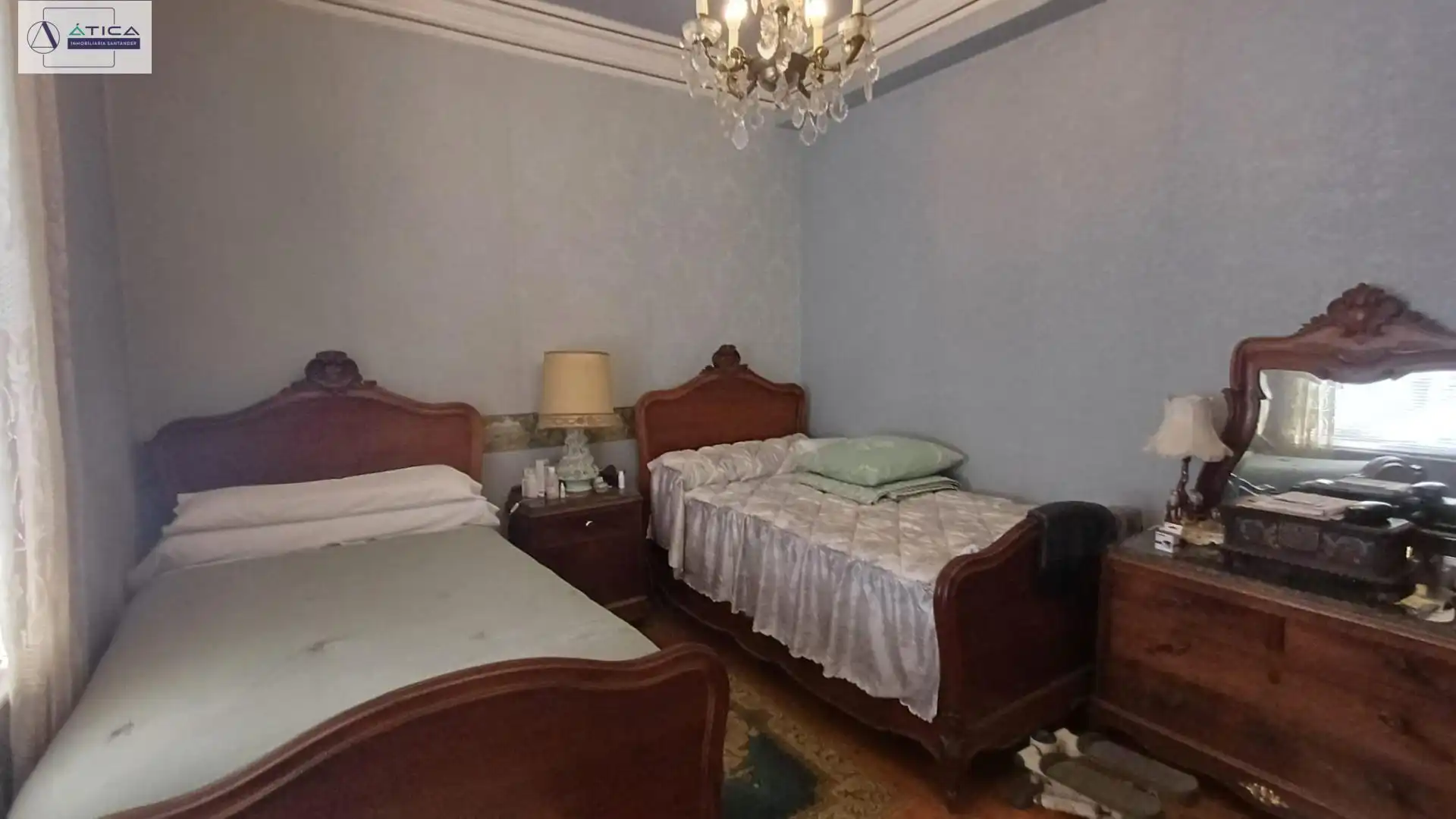 Dormitori de Casa o xalet en venda en Santander amb Jardí privat, Terrassa i Moblat