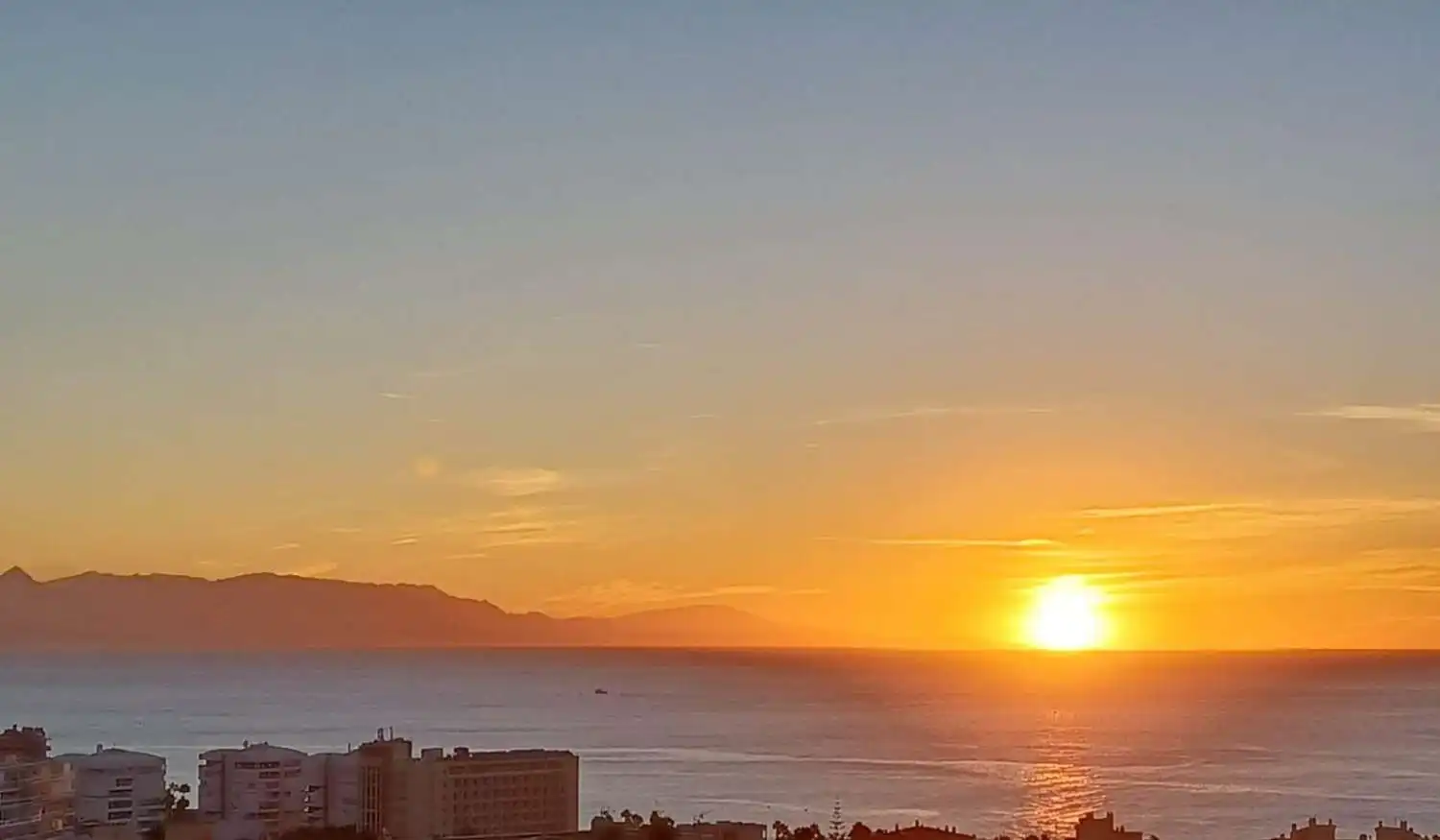 Vista exterior de Apartamento de alquiler en Torremolinos con Aire acondicionado, Calefacción y Terraza