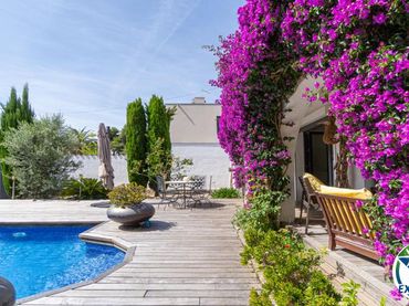 House with pool for sale in Carrer Pení
