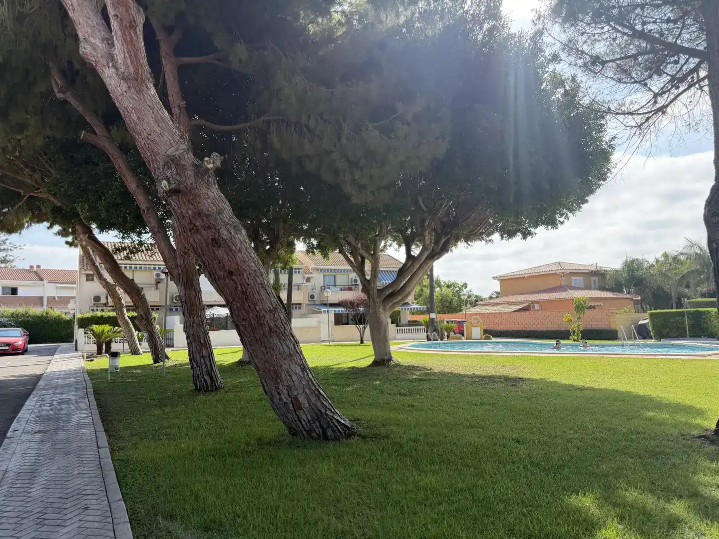 Vista exterior de Casa adosada en venda en Sant Joan d'Alacant amb Piscina i Balcó