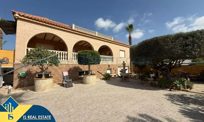 Vista exterior de Casa o xalet en venda en El Pinar de Campoverde