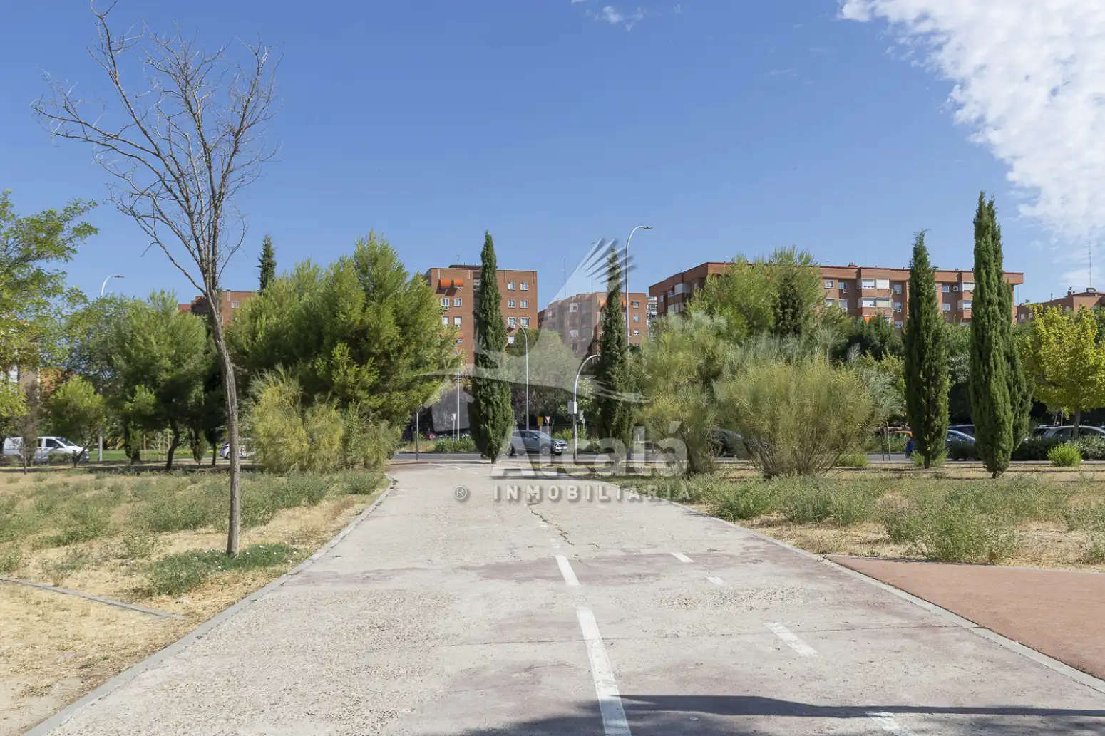Parking de Piso en venta en Madrid con Calefacción, Jardín privado y Piscina