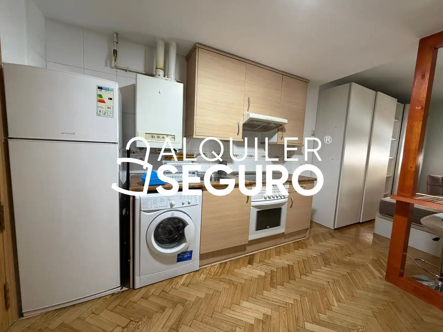 Küche von Loft zur Miete in Madrid mit Heizung, Abstellraum und Möbliert