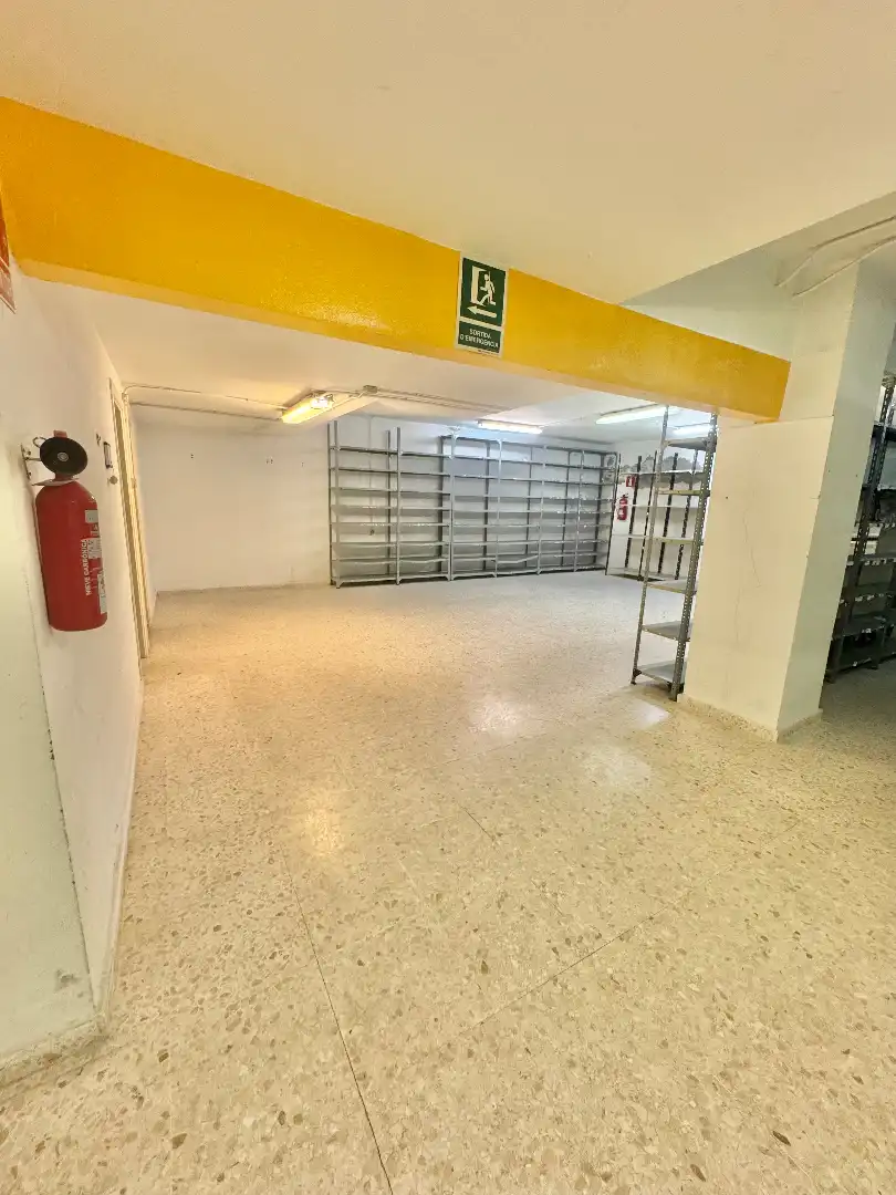 Geschaftsraum zur Miete in Badajoz mit Klimaanlage, Heizung und Alarm