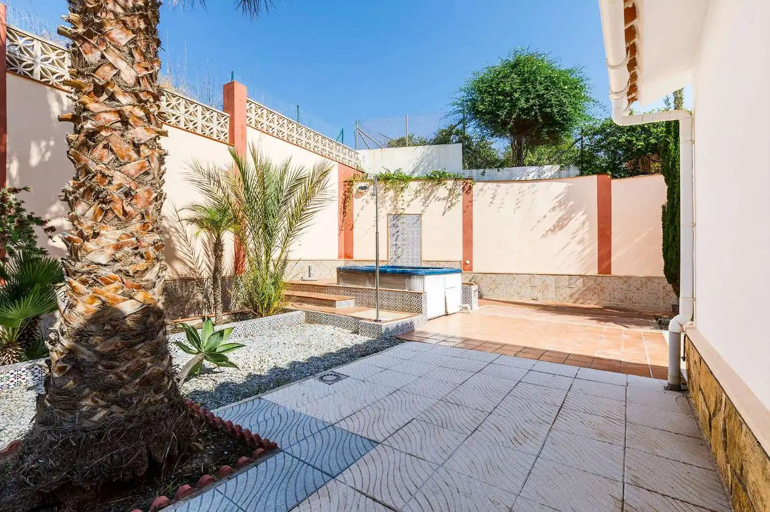 Terrassa de Casa o xalet en venda en Vélez-Málaga amb Aire condicionat, Traster i Internet