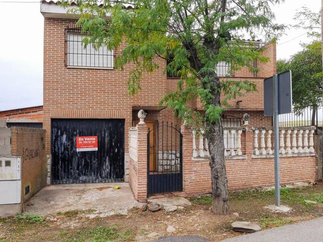 Casa-chalet en Venta en Valdeverdeja