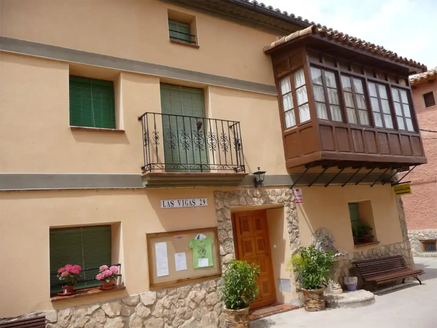 Vista exterior de Finca rústica en venda en La Vilueña amb Aire condicionat, Piscina i Balcó