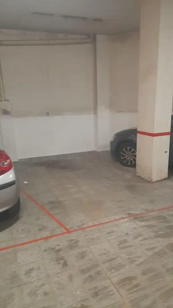 Einzelparkplatz zum Verkauf in Nucli Urbà, imagen 3