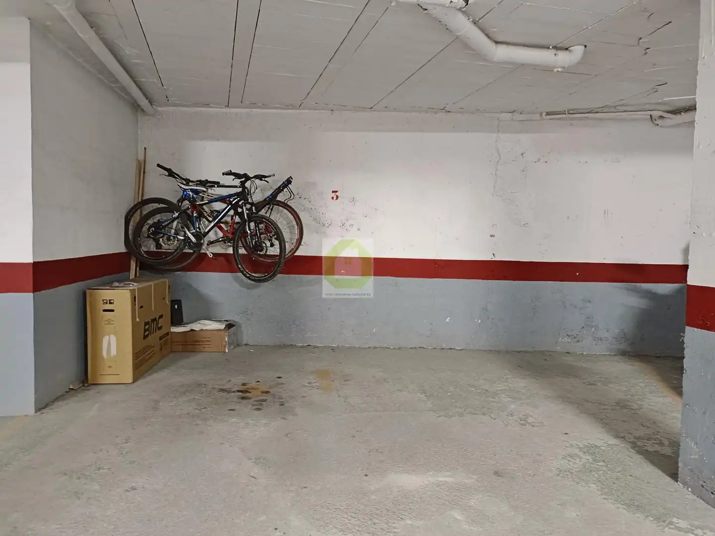Parkplatz von Wohnung zur Miete in La Zubia mit Klimaanlage, Heizung und Möbliert