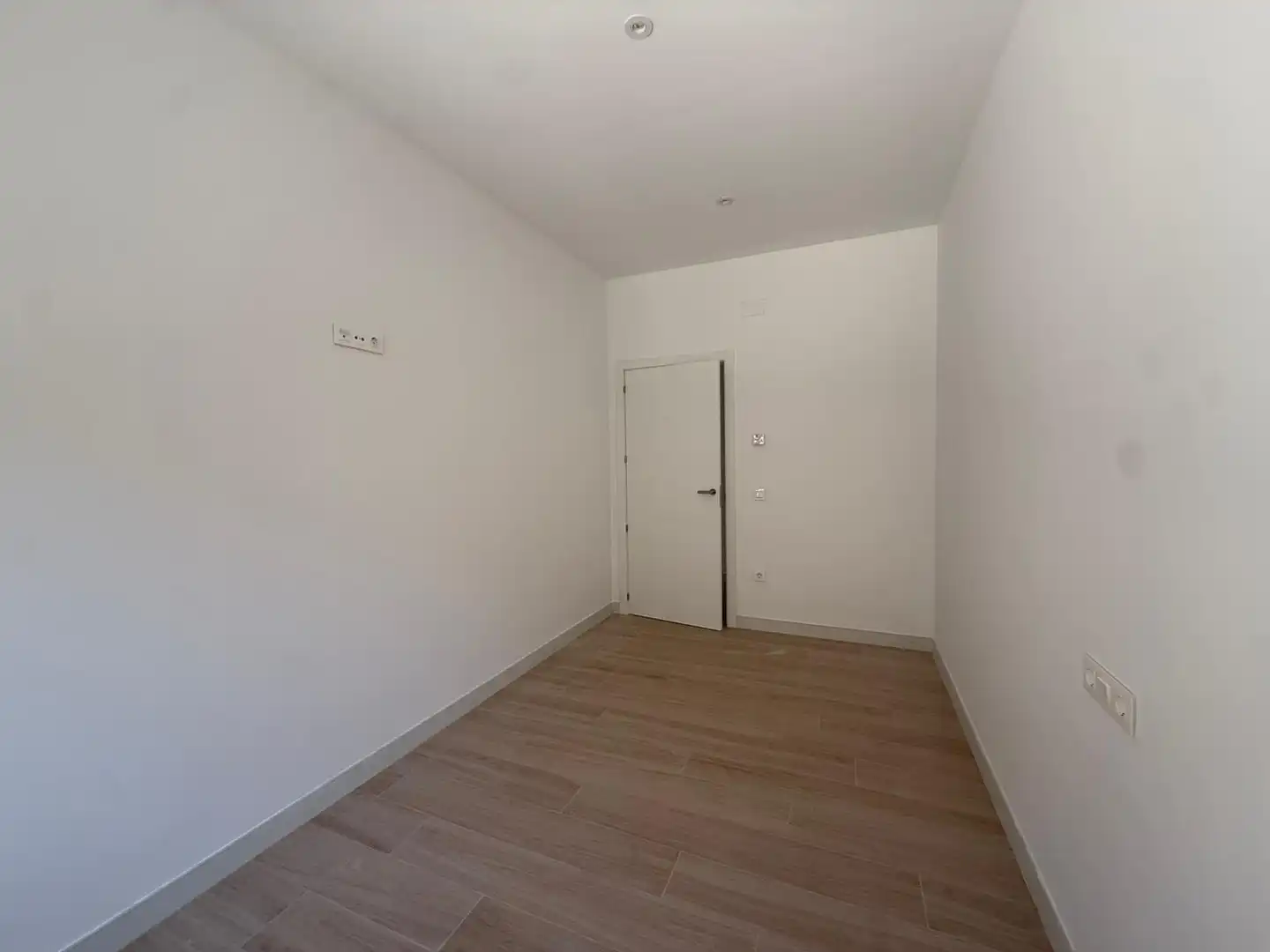 Dormitori de Planta baixa en venda en Tomelloso amb Aire condicionat, Calefacció i Jardí privat