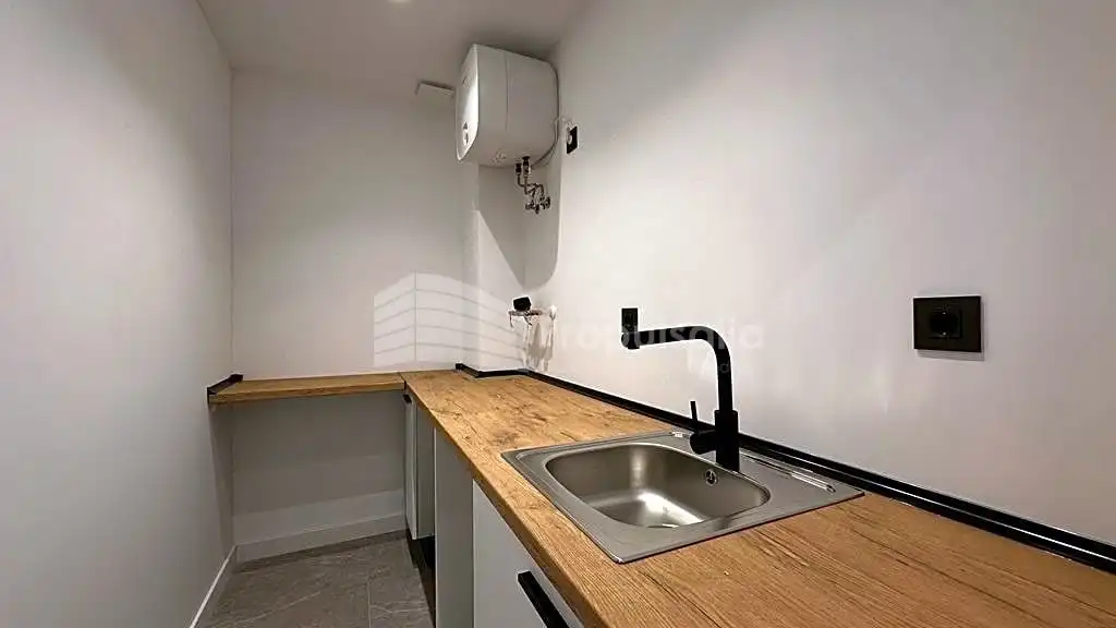 Office for rent in Canfranc, Casetas - Villarrapa