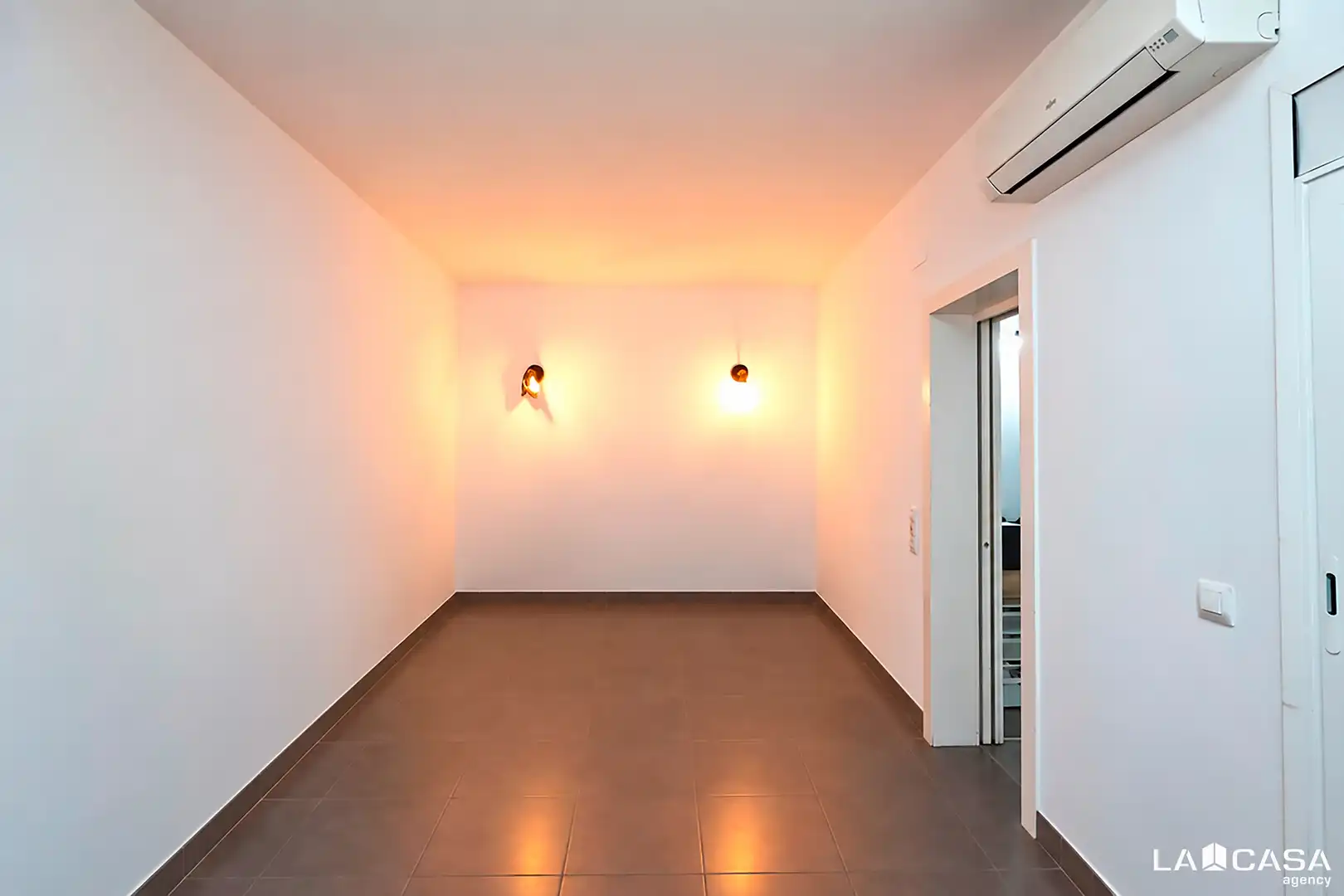 Ground floor with lift for sale in La Florida - Les Planes, imagen 2