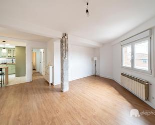 Bedroom of Flat for sale in  Madrid Capital  with Air Conditioner, Heating and Private garden
