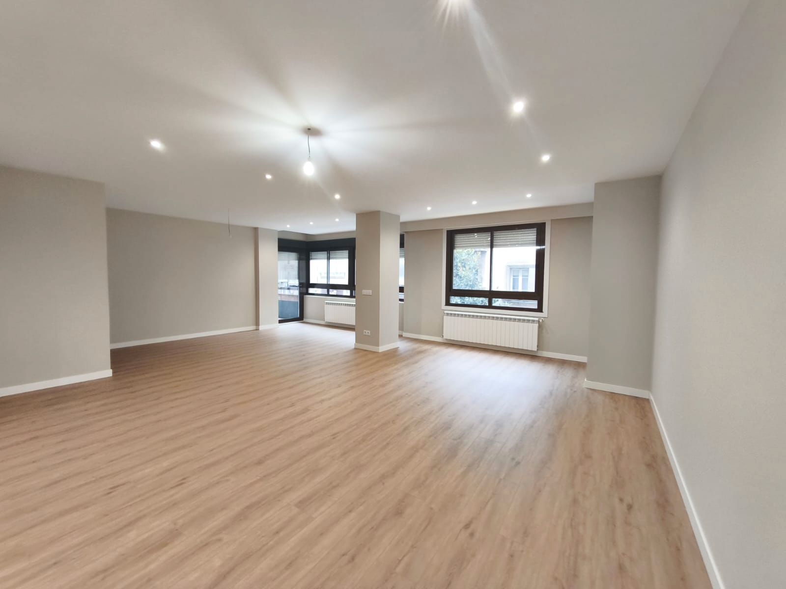 Living room of Flat for sale in Ourense Capital   with Heating, Parquet flooring and Terrace