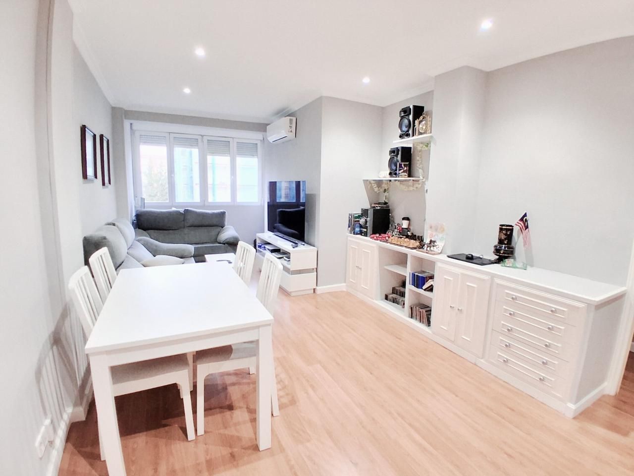 Wohnzimmer von Wohnung zum Verkauf in  Madrid Capital mit Klimaanlage, Heizung und Möbliert