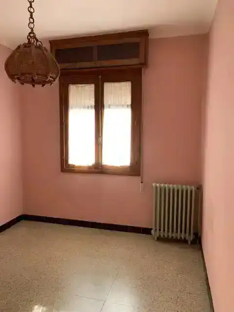 Dormitori de Casa o xalet en venda en Pontevedra Capital  amb Calefacció, Jardí privat i Traster