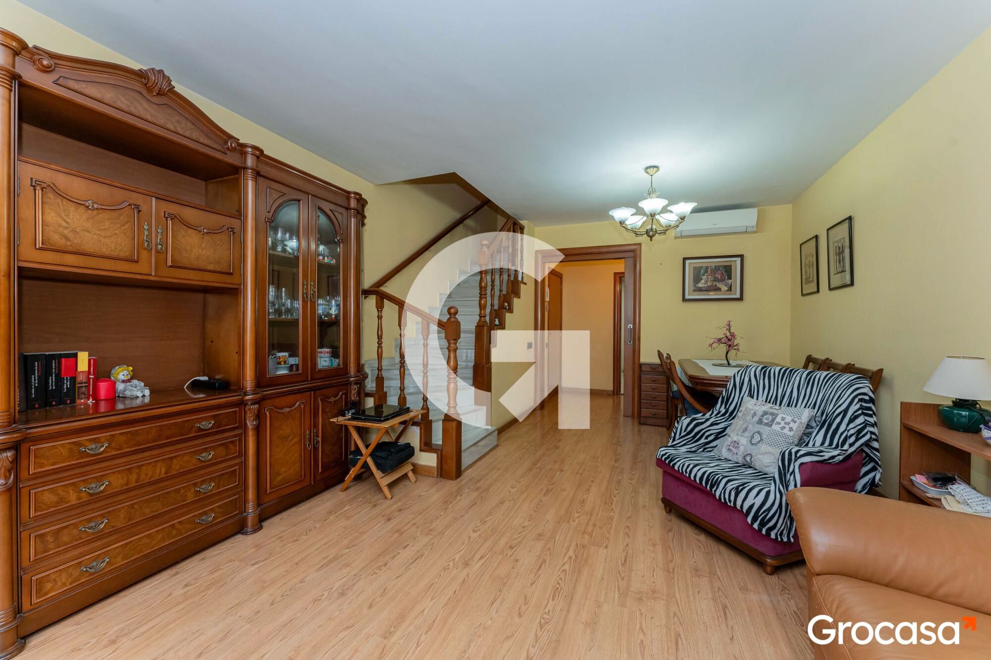 Casa adosada en venda en Cornellà de Llobregat amb Aire condicionat, Calefacció i Traster