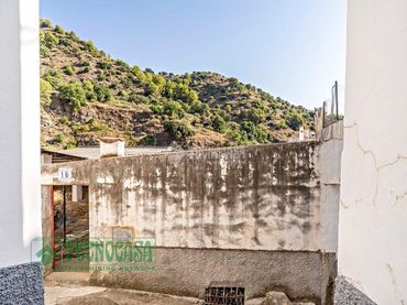 Maison rustique avec balcon à vendre à Tolox