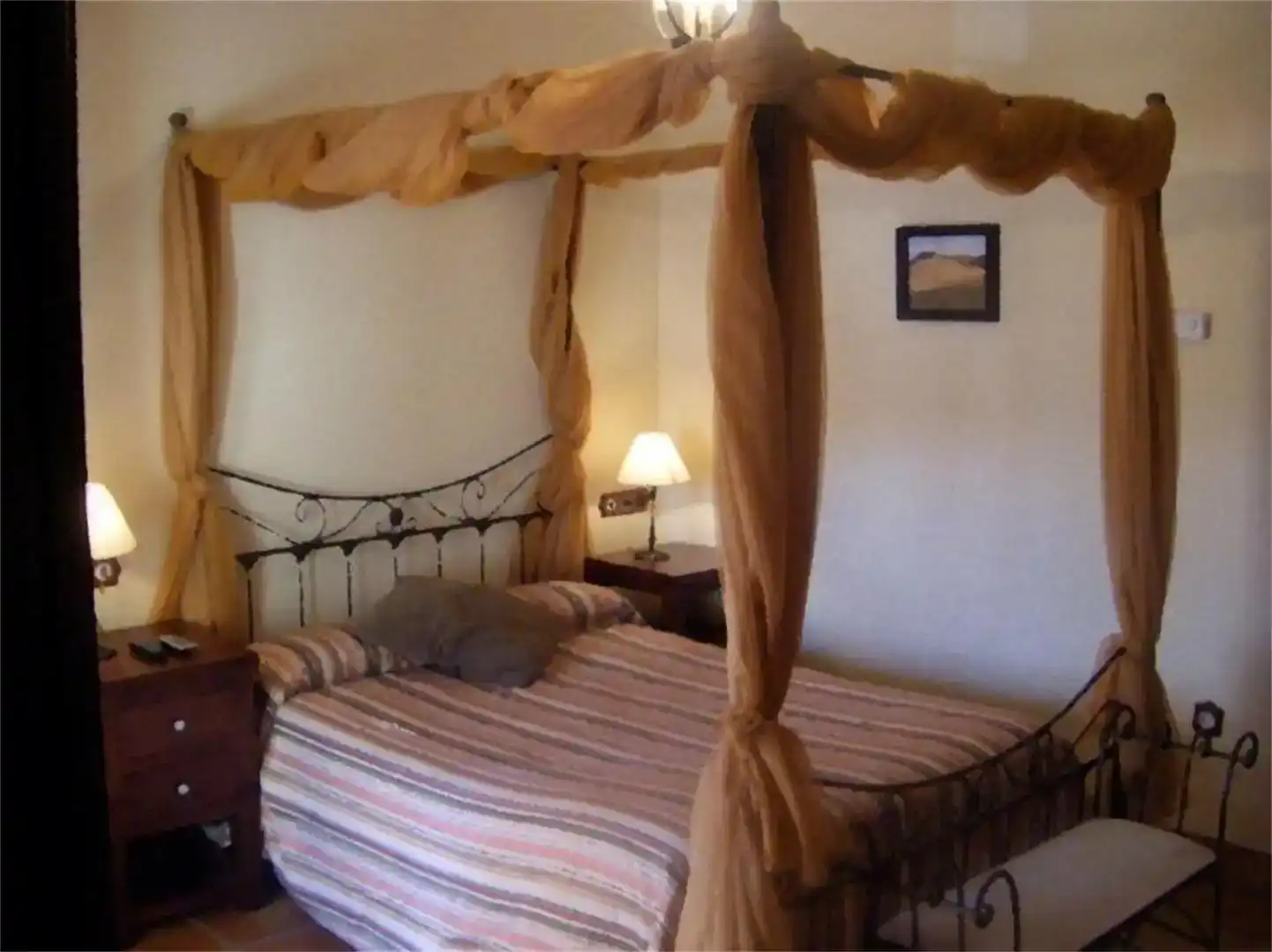Habitación de Local en venta en Castilblanco de los Arroyos con Aire acondicionado, Parquet y Amueblado
