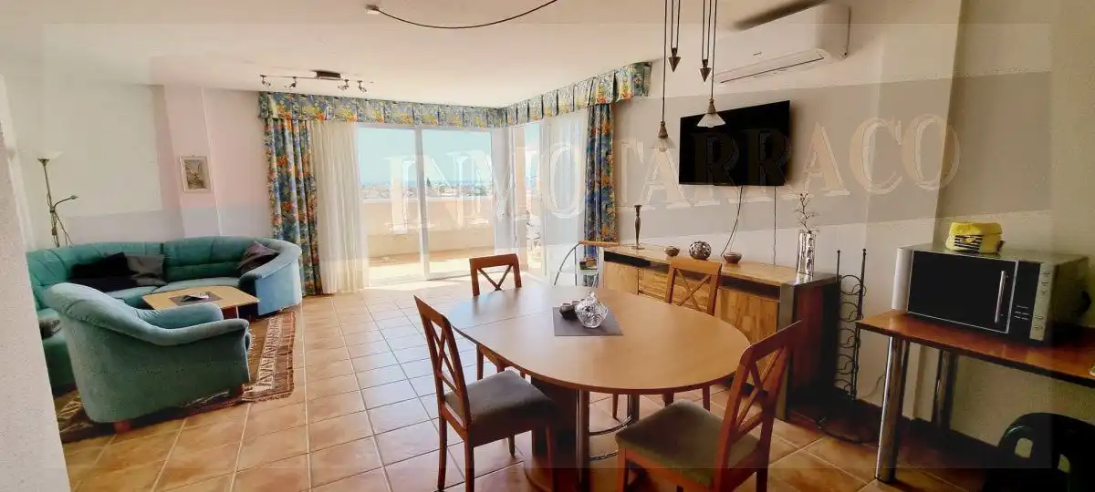 Menjador de Apartament de lloguer en Águilas amb Aire condicionat i Terrassa