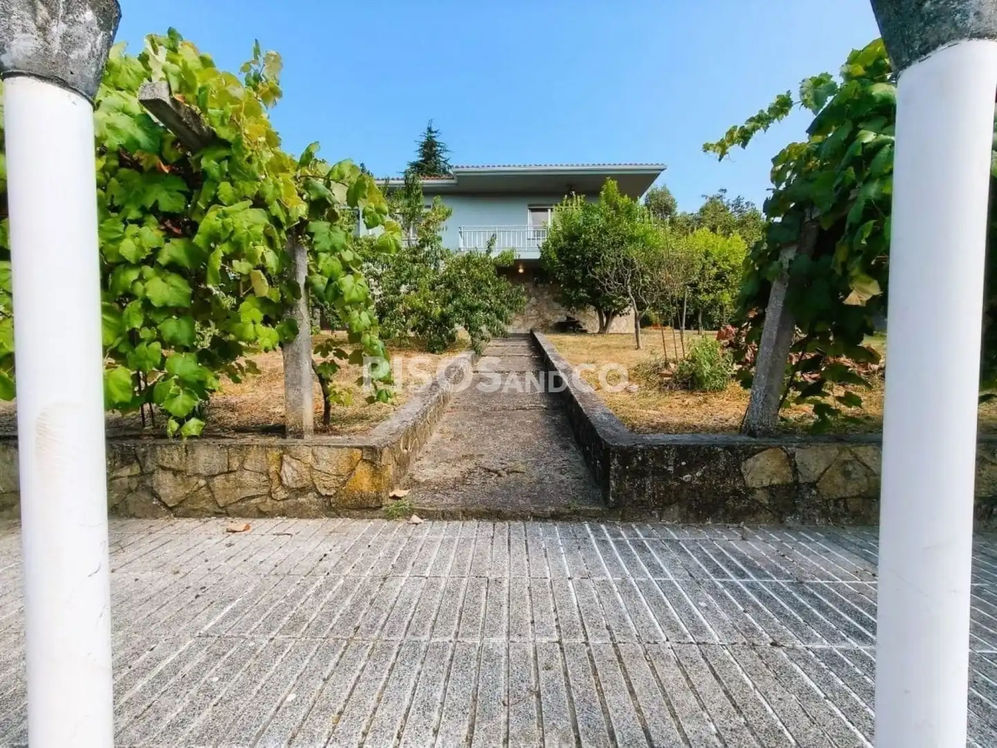 Vista exterior de Casa o xalet en venda en Culleredo amb Terrassa i Moblat
