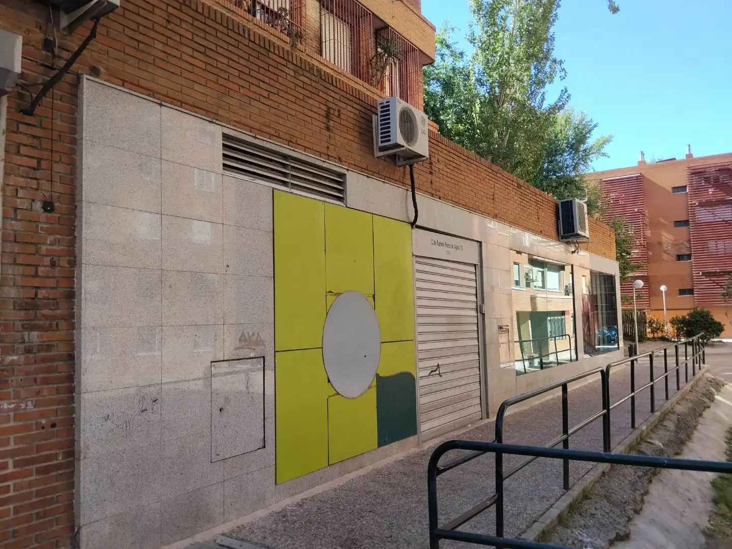 Vista exterior de Local de alquiler en Madrid con Aire acondicionado