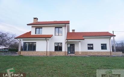 Vista exterior de Casa o xalet en venda en Siero amb Terrassa, Traster i Moblat