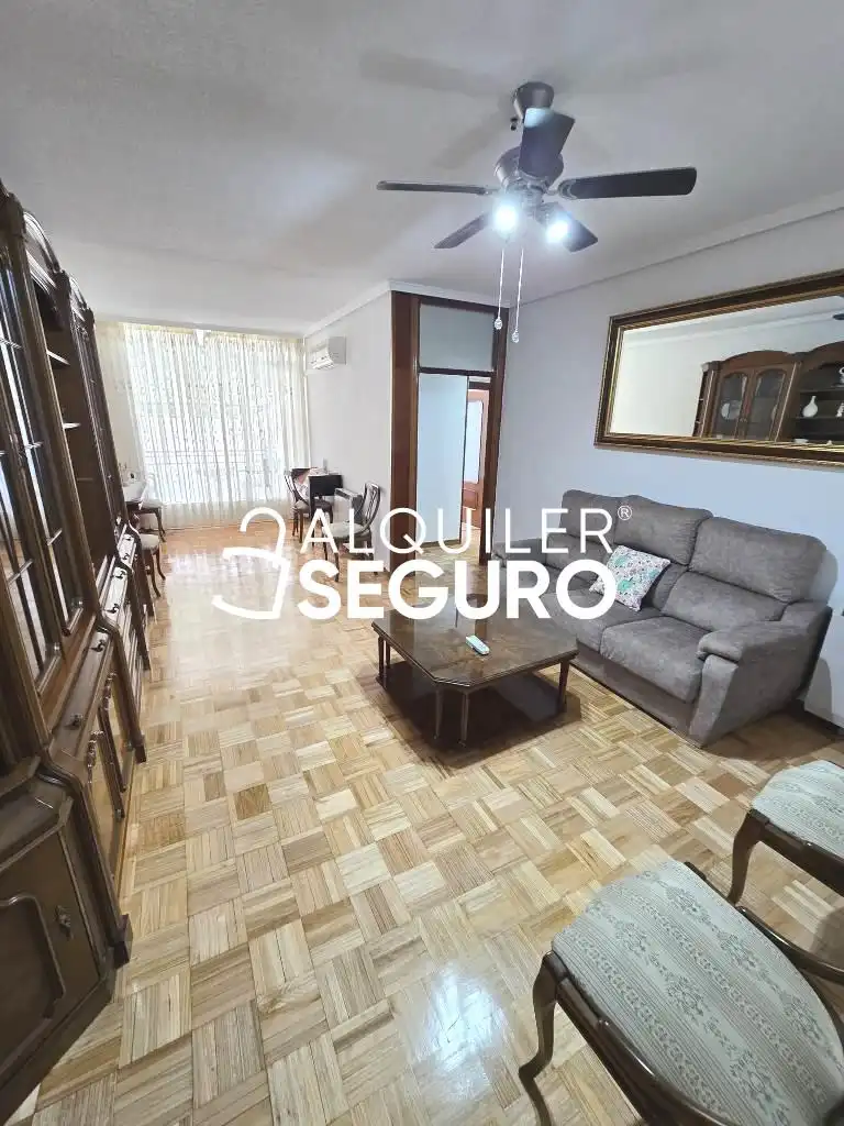 Sala de estar de Piso de alquiler en Alcalá de Henares con Aire acondicionado, Calefacción y Terraza